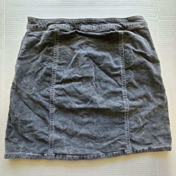 Maurices Gray Corduroy Short Skirt, Button Front Women’s Size 6 - Picture 2 of 6